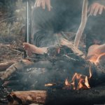 Od kanapy do ogniska: jak zacząć przygodę z bushcraftem krok po kroku