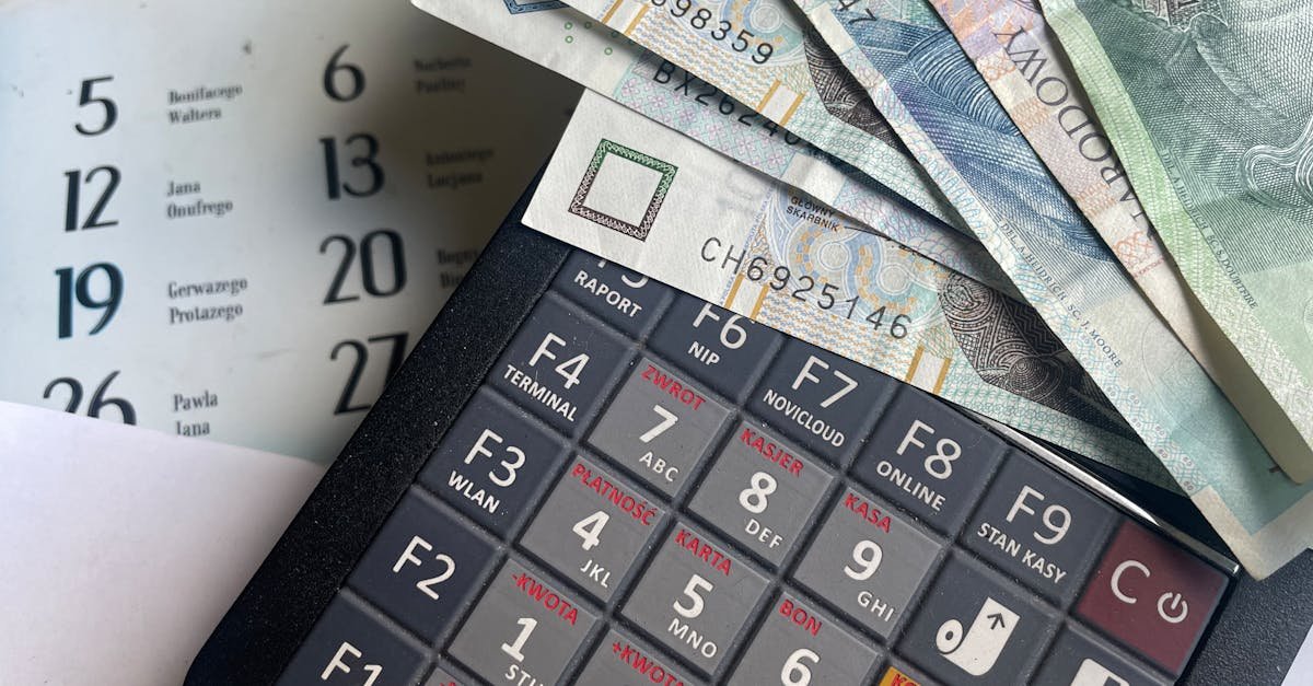 12 miesięcy do finansowego spokoju: plan na poduszkę finansową, która naprawdę działa