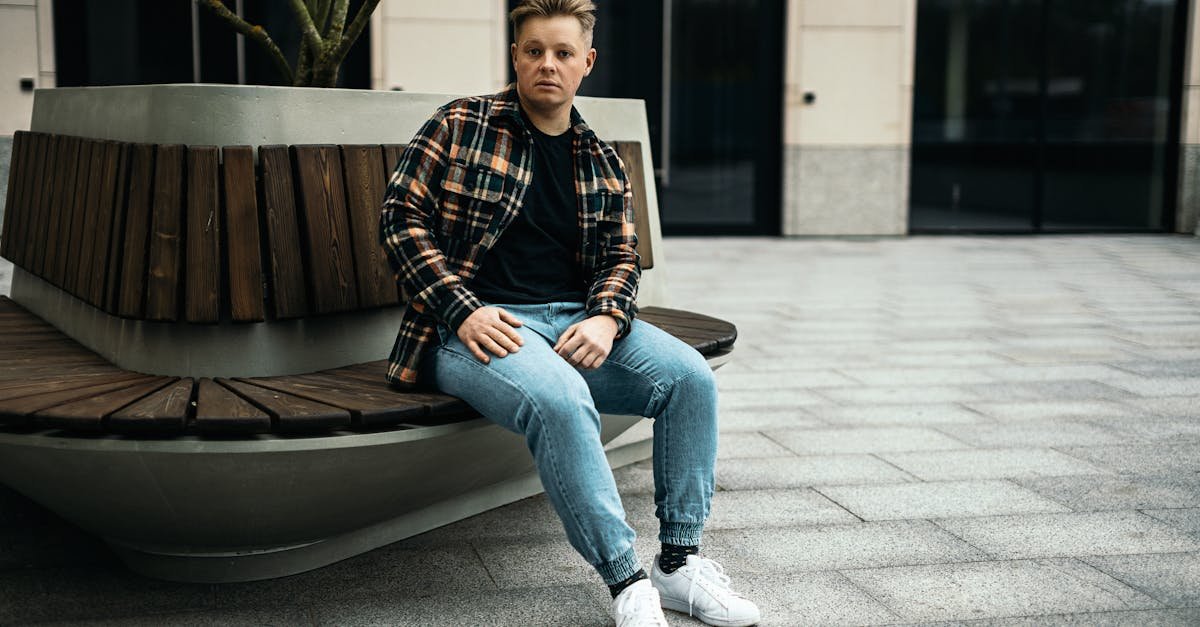 Jeansy + marynarka: 10 stylowych połączeń, które zawsze robią wrażenie