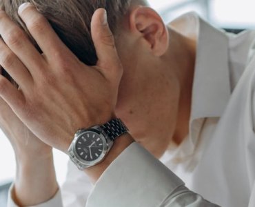 Korpo bez ciśnienia: 10 sprytnych strategii, które ujarzmią stres i przywrócą Ci spokój