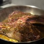 Mistrzowski stek z patelni: jak w domu trafić w soczyste medium-rare za każdym razem
