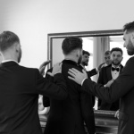 Sekret perfekcyjnego smokingu: jak dobrać męską muchę, która robi wrażenie